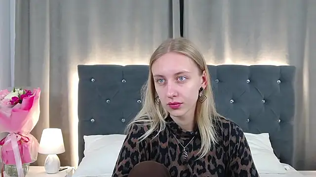 Snapshot of RachaelCute chatting on 05-31-26, 03:58 RachaelCute online show from 05-31-26, 03:58