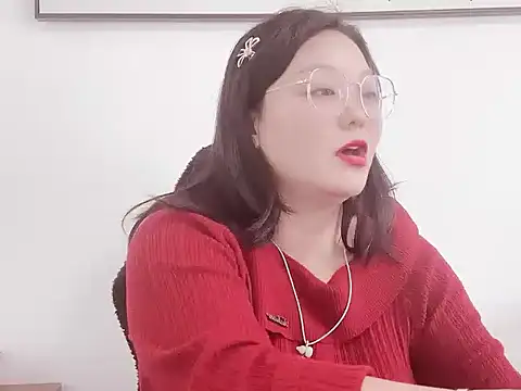 Snapshot of Lydia-Wei chatting on 11-14-25, 06:45 Lydia-Wei online show from 11-14-25, 06:45