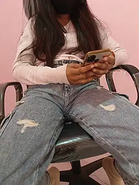 Iamyourdarling online show from 11-24-25, 05:51