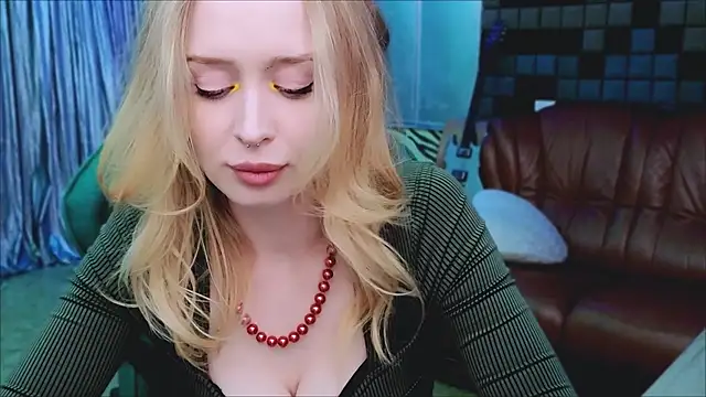 CarolineDjein online show from 11-25-25, 04:29