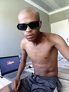 Snapshot of Ldik chatting on 11-19-25, 06:24 Ldik online show from 11-19-25, 06:24