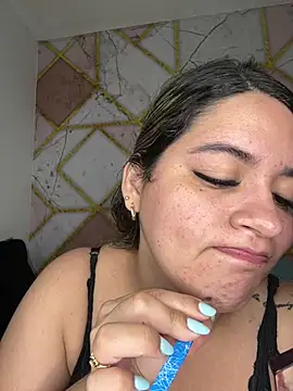 Snapshot of Amira_Malia chatting on 04-08-26, 12:27 Amira Malia online show from 04-08-26, 12:27
