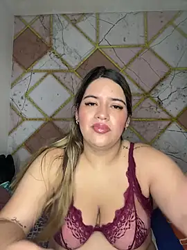 Snapshot of Amira_Malia chatting on 04-14-26, 12:11 Amira Malia online show from 04-14-26, 12:11