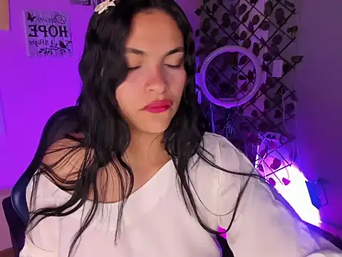 Alisson Evans   online show from 11-24-25, 11:32