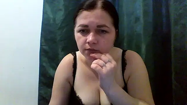 Snapshot of Vitalina282128 chatting on 03-27-26, 12:27 Vitalina282128 online show from 03-27-26, 12:27