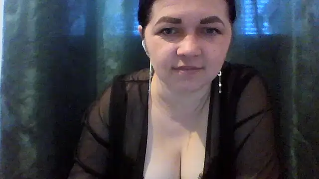 Snapshot of Vitalina282128 chatting on 04-28-26, 06:40 Vitalina282128 online show from 04-28-26, 06:40