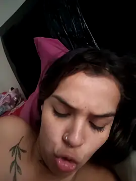 Snapshot of top_latina_milk chatting on 11-10-25, 08:19 top latina milk online show from 11-10-25, 08:19