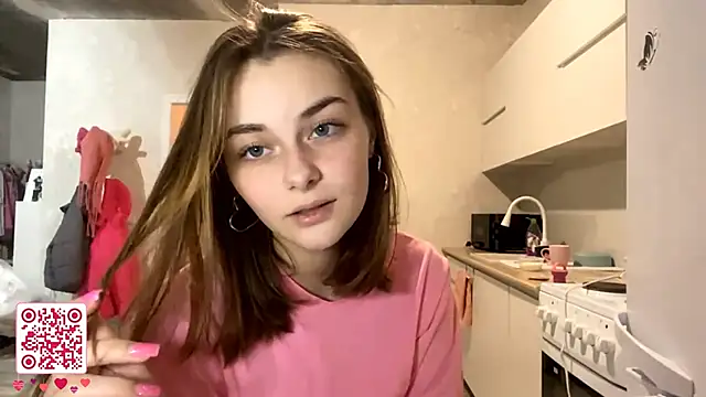 GeralynChiszar online show from 11-26-25, 08:21