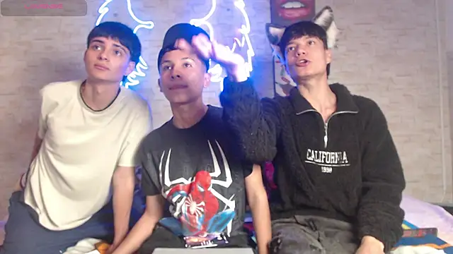 axel milo kairo and noa online show from 11-30-25, 03:54