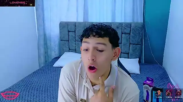 FelipeGonzalezz online show from 01-08-26, 12:29