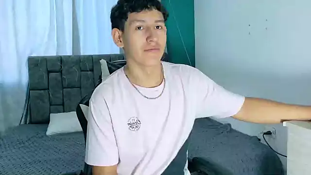 FelipeGonzalezz online show from 02-10-26, 12:42