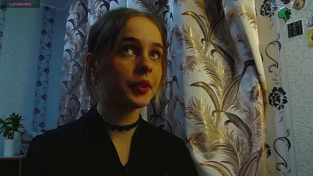 AlicaLOVEalisa777 online show from 12-15-25, 04:55