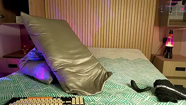 Danmaxwell  online show from 11-12-25, 05:30