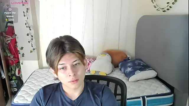 Felix kitty online show from 12-15-25, 07:07