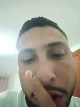 Snapshot of MAX_Jhonnson chatting on 11-17-25, 04:18 MAX Jhonnson online show from 11-17-25, 04:18