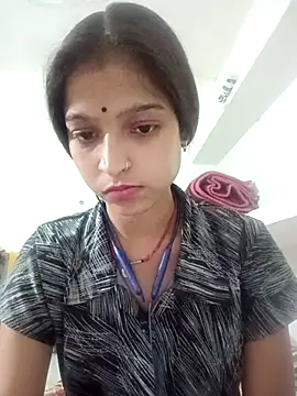 Mohnicute online show from 05-07-26, 06:02