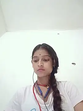 Snapshot of Mohnicute chatting on 07-21-26, 06:10 Mohnicute online show from 07-21-26, 06:10