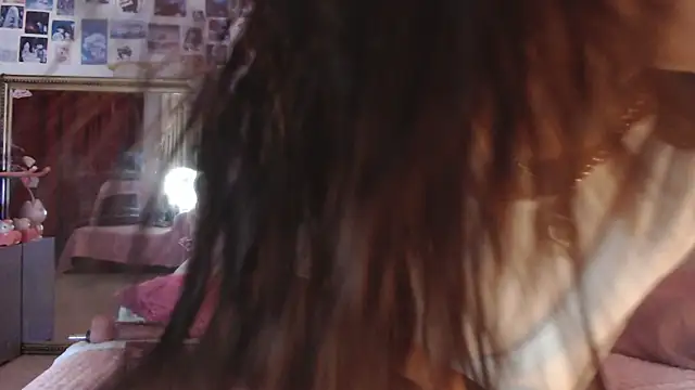 Snapshot of Mia_Tylorr chatting on 11-11-25, 09:48 Mia Tylorr online show from 11-11-25, 09:48