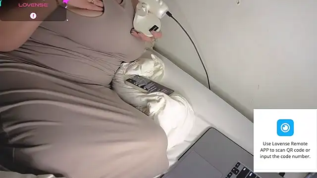 Snapshot of kcosatanrica chatting on 11-21-25, 04:22 kcosatanrica online show from 11-21-25, 04:22