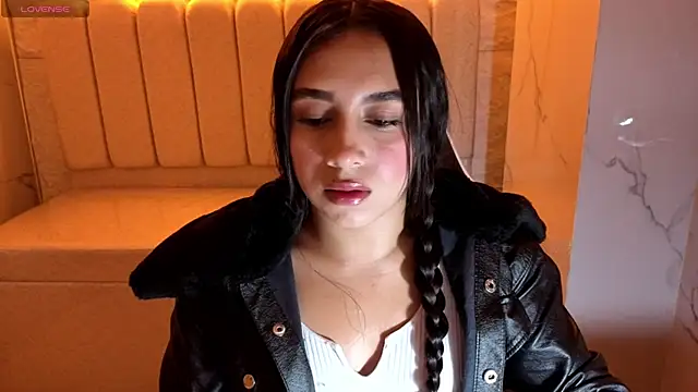 Juliana Tx online show from 11-22-25, 02:54