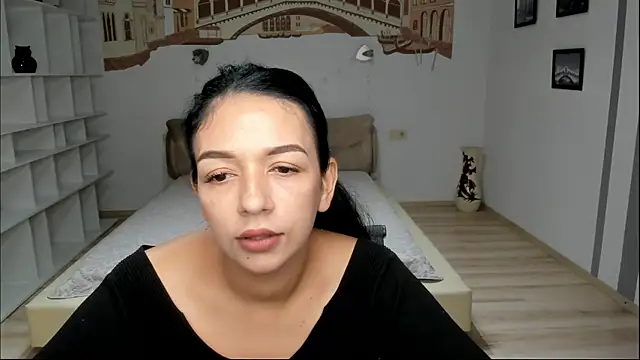 KarinaLees online show from 11-11-25, 08:25