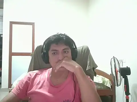 Snapshot of romdem chatting on 07-29-26, 02:32 romdem online show from 07-29-26, 02:32