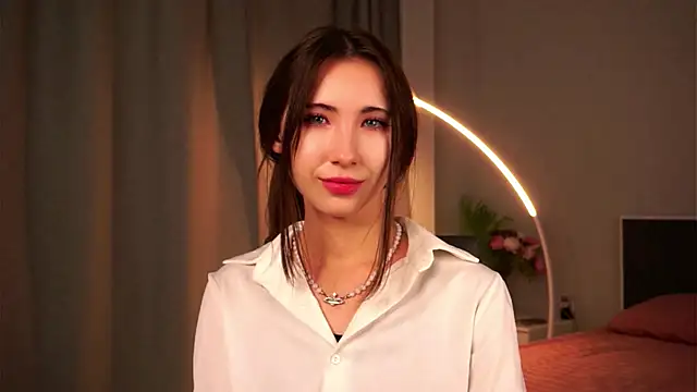 Snapshot of NanceeWestaway chatting on 11-18-25, 06:01 NanceeWestaway online show from 11-18-25, 06:01