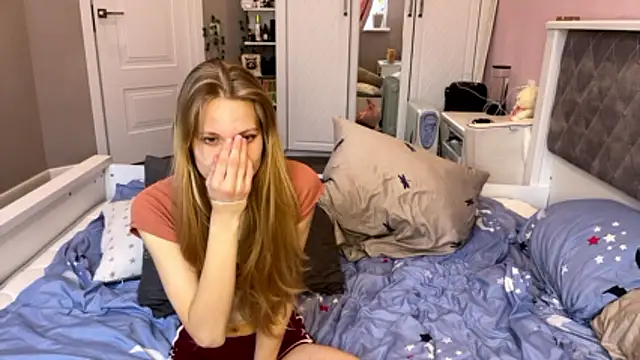 Daisy Couple online show from 01-19-26, 07:23