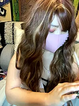 Snapshot of oxLILxMELOxo chatting on 11-15-25, 12:56 oxLILxMELOxo online show from 11-15-25, 12:56