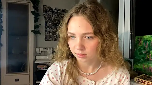 Snapshot of KiaNitchman chatting on 11-15-25, 05:09 KiaNitchman online show from 11-15-25, 05:09