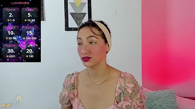 Snapshot of kirakay1 chatting on 11-12-25, 11:32 kirakay1 online show from 11-12-25, 11:32