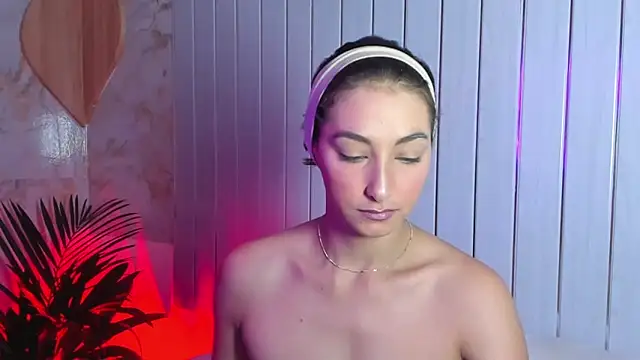 Snapshot of kirakay1 chatting on 12-16-25, 10:53 kirakay1 online show from 12-16-25, 10:53