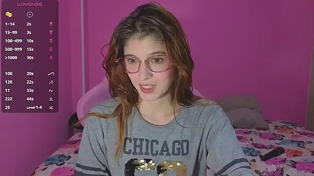 Snapshot of giseselle chatting on 06-11-26, 04:38 giseselle online show from 06-11-26, 04:38