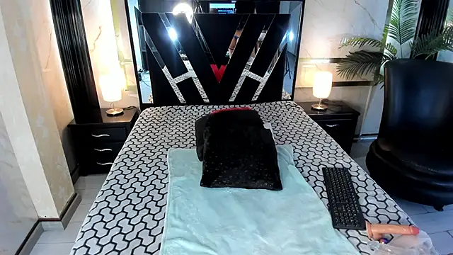 Lucy Vegas online show from 12-03-25, 02:15