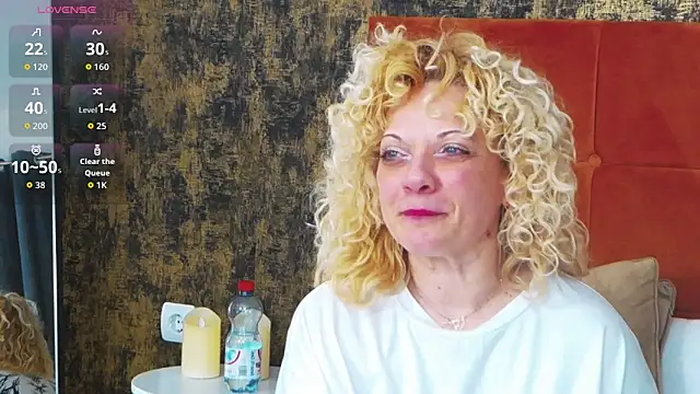 LittleCurlyGirl online show from 02-01-26, 07:34