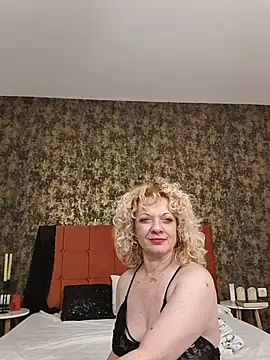 LittleCurlyGirl online show from 02-04-26, 08:25