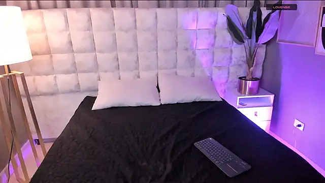 Atenea Velle online show from 03-10-26, 01:16