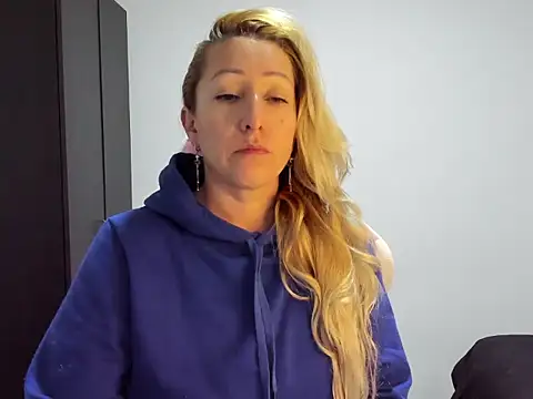 Snapshot of chrystal_sl852 chatting on 02-07-26, 01:42 chrystal sl852 online show from 02-07-26, 01:42