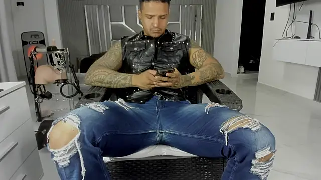 master leather online show from 06-20-26, 01:30
