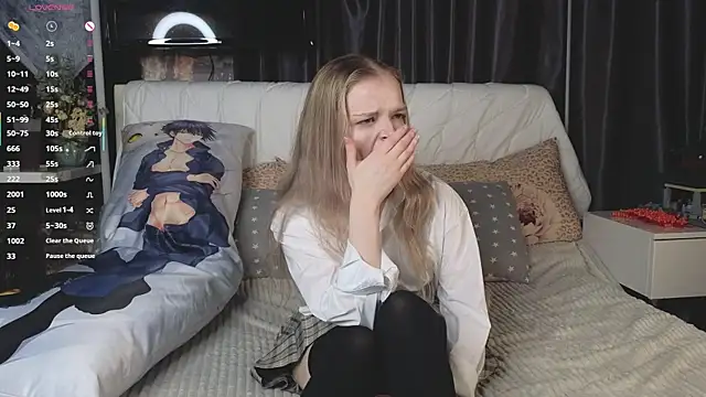 Snapshot of MicheleHonas chatting on 11-15-25, 05:53 MicheleHonas online show from 11-15-25, 05:53