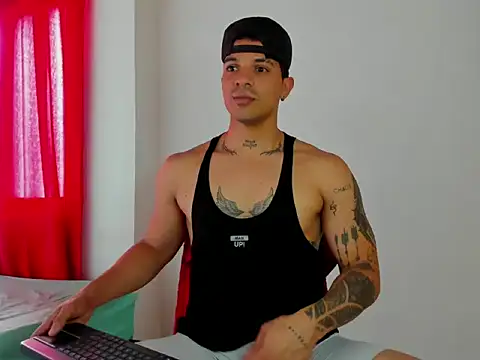 Zayn maxwell online show from 02-06-26, 06:44