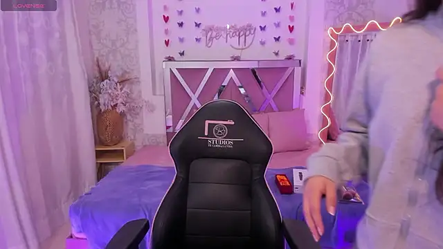 ISABELA TAY online show from 03-10-26, 11:37