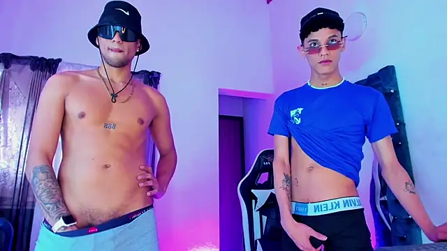 Snapshot of Bad_boys07 chatting on 11-15-25, 02:13 Bad boys07 online show from 11-15-25, 02:13