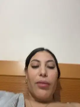 Anna Bitch Disgusting online show from 01-17-26, 06:18