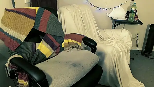 Snapshot of MrBigginTX chatting on 03-12-26, 08:26 MrBigginTX online show from 03-12-26, 08:26