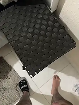 Snapshot of Luis211009_ chatting on 03-21-26, 05:56 Luis211009 online show from 03-21-26, 05:56