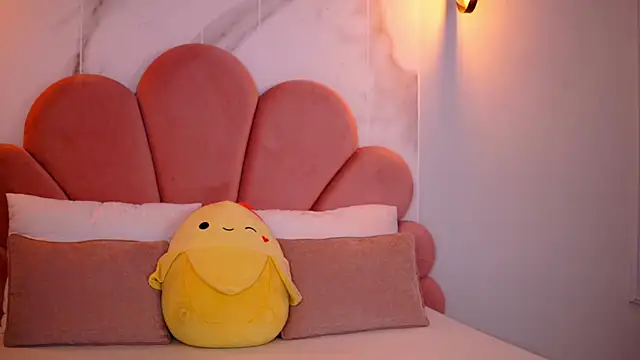 Scarlett Veyra online show from 12-19-25, 07:04