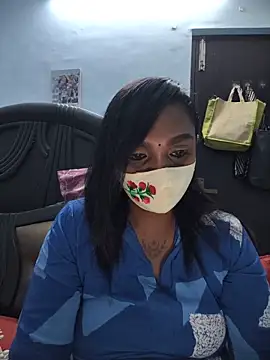 Snapshot of Dharshini98 chatting on 06-20-26, 01:36 Dharshini98 online show from 06-20-26, 01:36