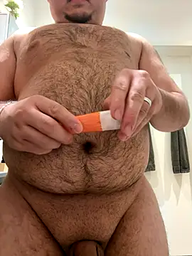 Snapshot of latina_w19 chatting on 11-19-25, 10:10 latina w19 online show from 11-19-25, 10:10