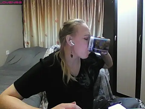 JenniDeep online show from 03-11-26, 08:37
